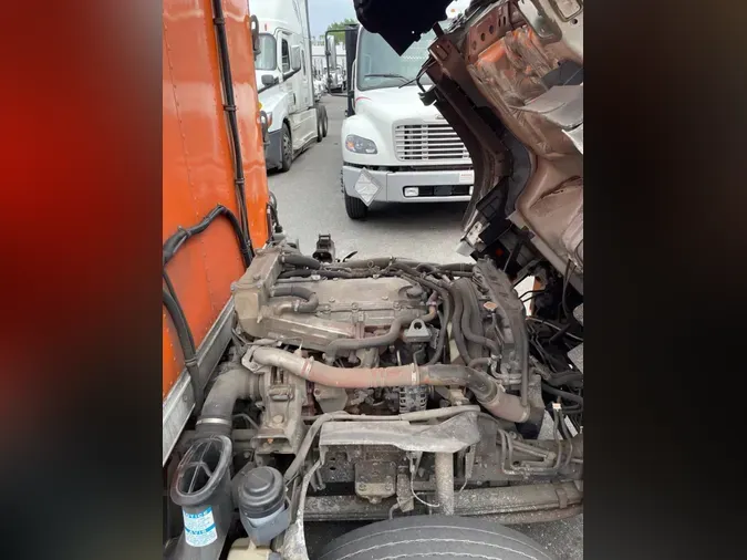 2019 ISUZU NQR