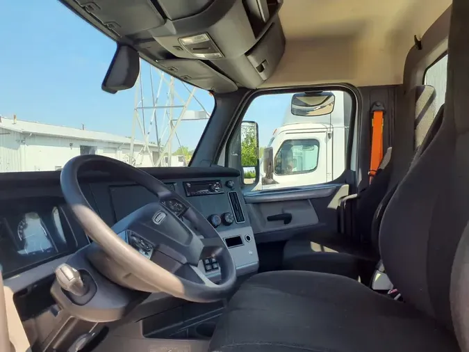 2019 FREIGHTLINER NEW CASCADIA 126