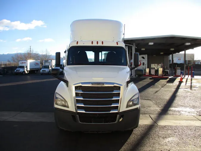 2021 FREIGHTLINER/MERCEDES CASCADIA PX12642ST