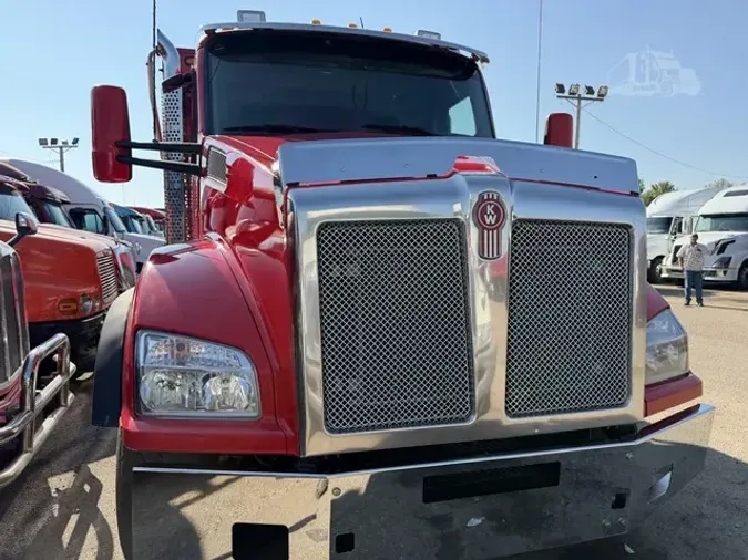 2020 KENWORTH T88094d194eccf035f6fa9f2abbfef4f5ddf