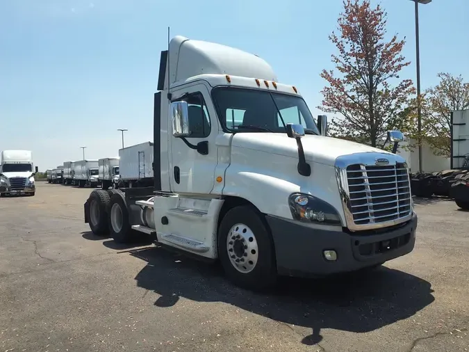 2019 FREIGHTLINER CASCADIA 125
