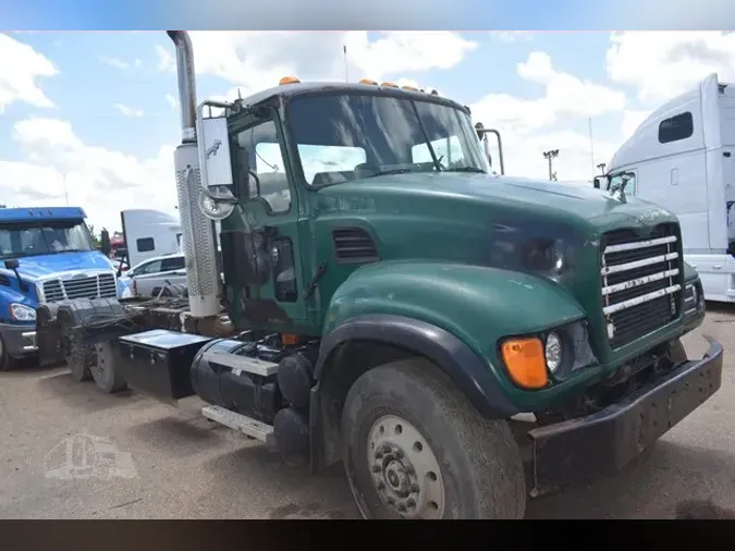 2003 MACK GRANITE CV713