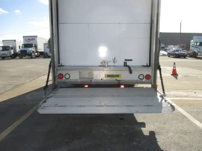 2015 FREIGHTLINER/MERCEDES M2 106