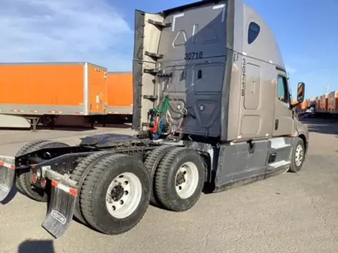 2024 Freightliner Cascadia