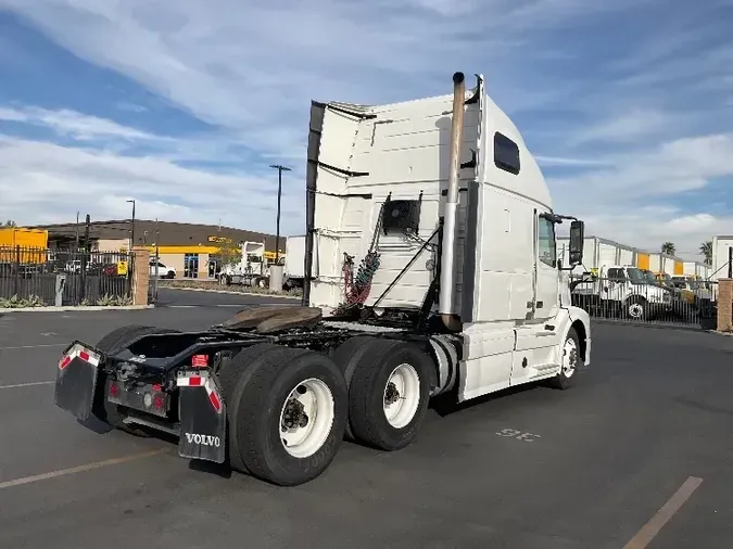 2016 Volvo VNL64670