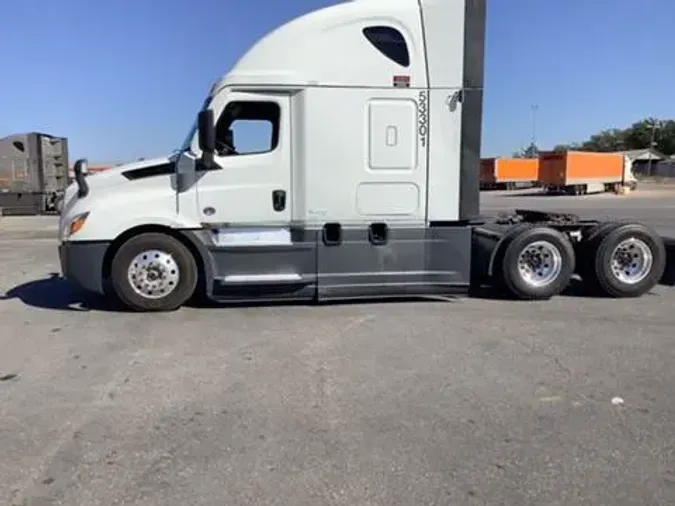 2022 Freightliner Cascadia