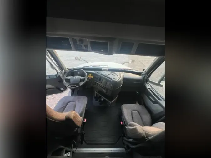 2019 VOLVO VNL64T74094e4db5b1b1689da2c00ceeae41f8eb3