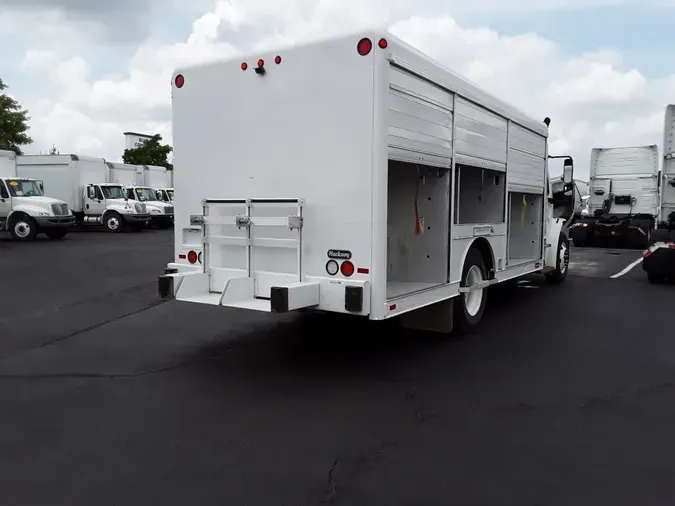 2018 FREIGHTLINER M2 106