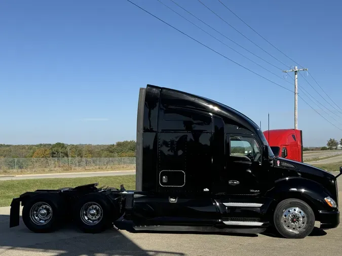 2022 KENWORTH T680