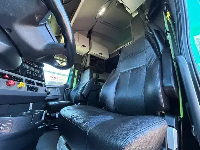 2021 FREIGHTLINER CA126