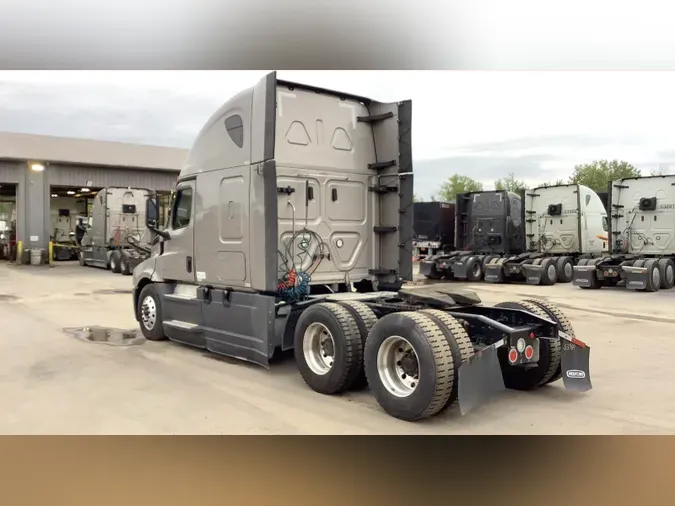 2023 Freightliner Cascadia