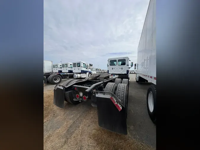 2018 FREIGHTLINER/MERCEDES CASCADIA 125