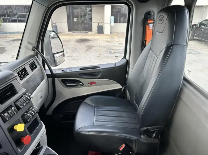 2023 Peterbilt 57994f09daed6d9829b5bc5eb311c9988fd