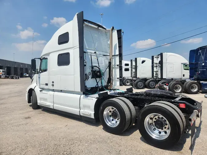 2024 VOLVO VNL64T860