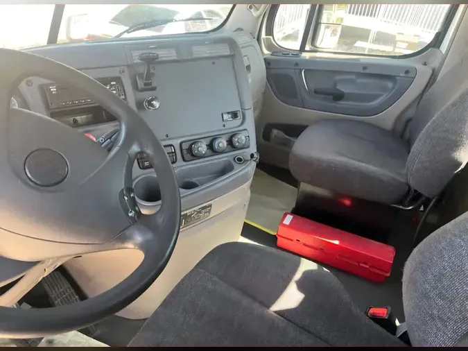 2018 FREIGHTLINER/MERCEDES CASCADIA 113