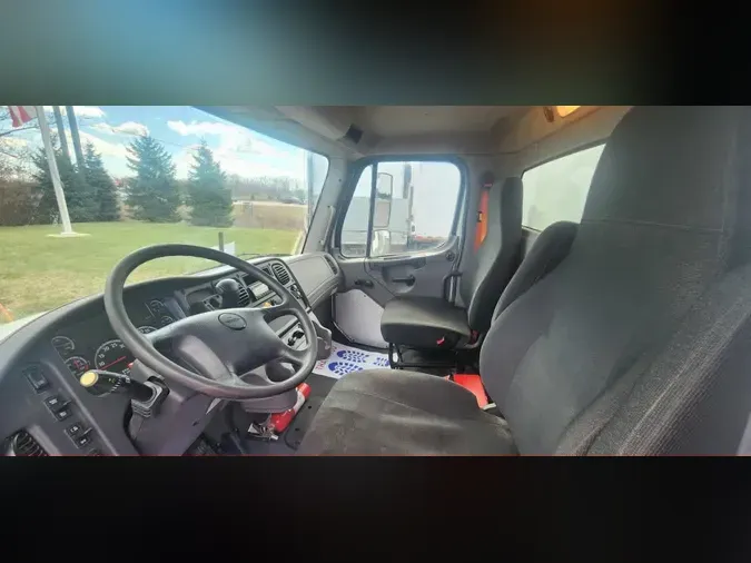 2019 FREIGHTLINER/MERCEDES M2 106