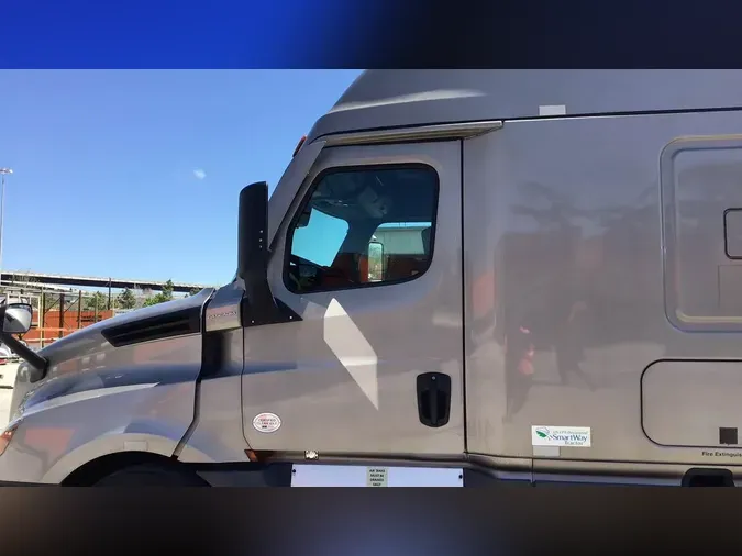 2024 Freightliner Cascadia 12694f7721f70b85a4bb4d37760abb347e8