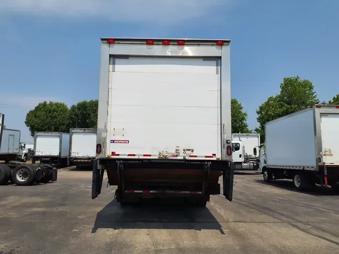 2018 FREIGHTLINER M2 106