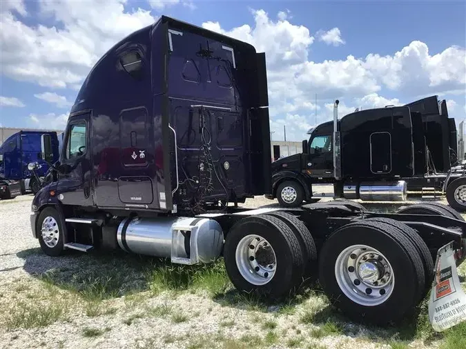 2015 FREIGHTLINER CA113