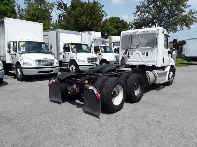 2020 FREIGHTLINER/MERCEDES CASCADIA 113