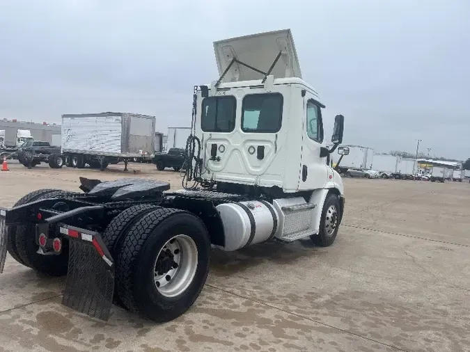 2017 Freightliner X11342ST