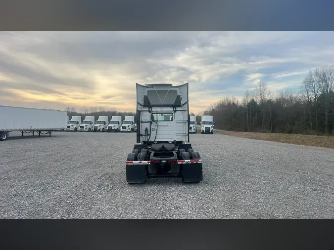 2018 Volvo VNL300