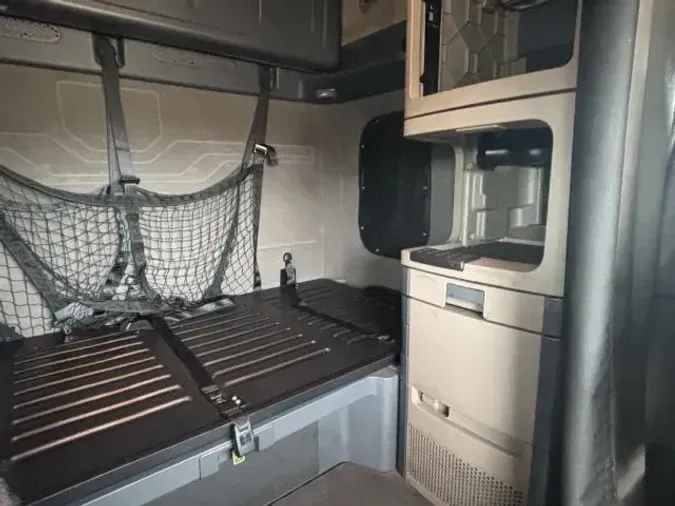 2020 Freightliner Cascadia 125