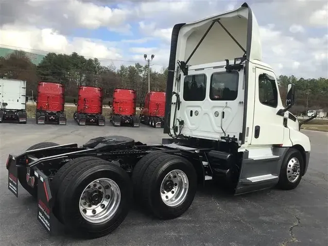 2020 FREIGHTLINER CA126