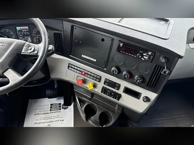 2020 FREIGHTLINER CA126
