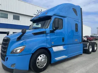 2019 Freightliner Cascadia 126