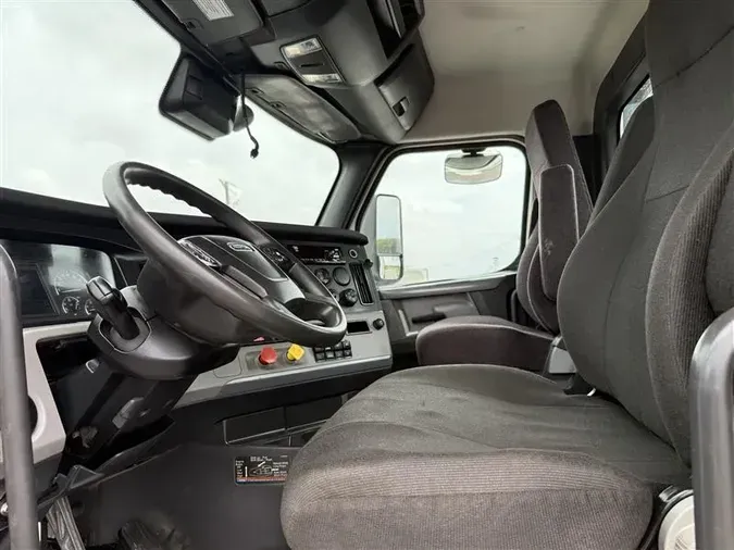 2021 FREIGHTLINER CA1269511c3ca2d41b8aa015f01f3835663a2