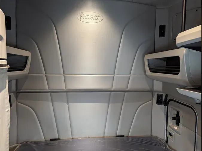 2020 PETERBILT 579