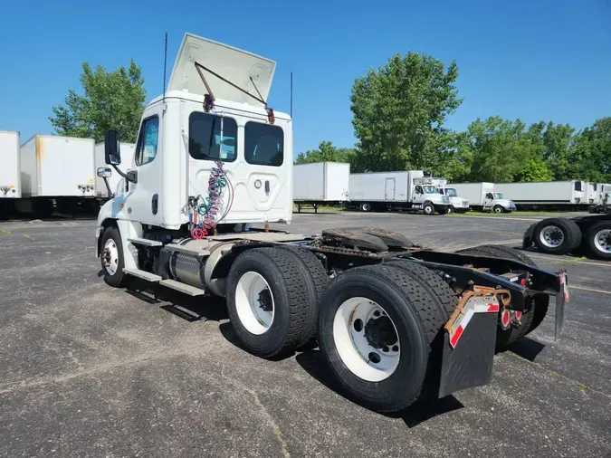 2019 FREIGHTLINER/MERCEDES CASCADIA 125
