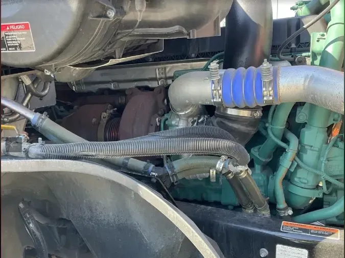 2025 VOLVO VNL64T7609513a9989d5b2e220963b21d536d09d0