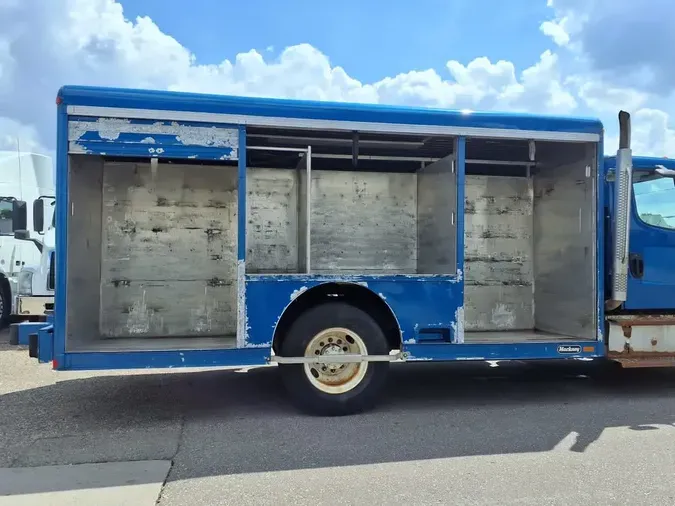 2017 FREIGHTLINER M2 106