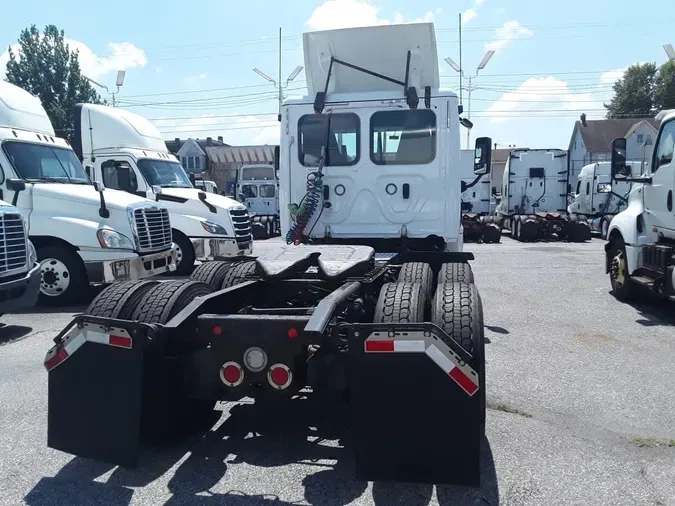 2018 FREIGHTLINER CASCADIA 125