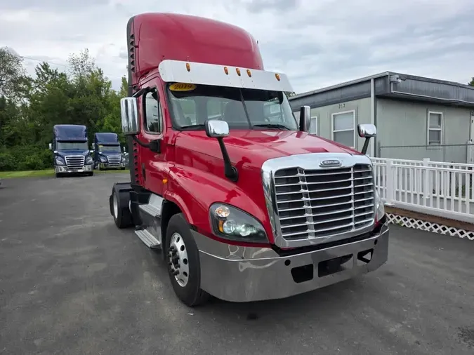 2019 FREIGHTLINER/MERCEDES CASCADIA 125
