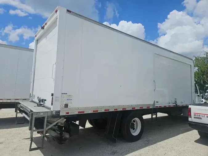 2018 FREIGHTLINER M2 106
