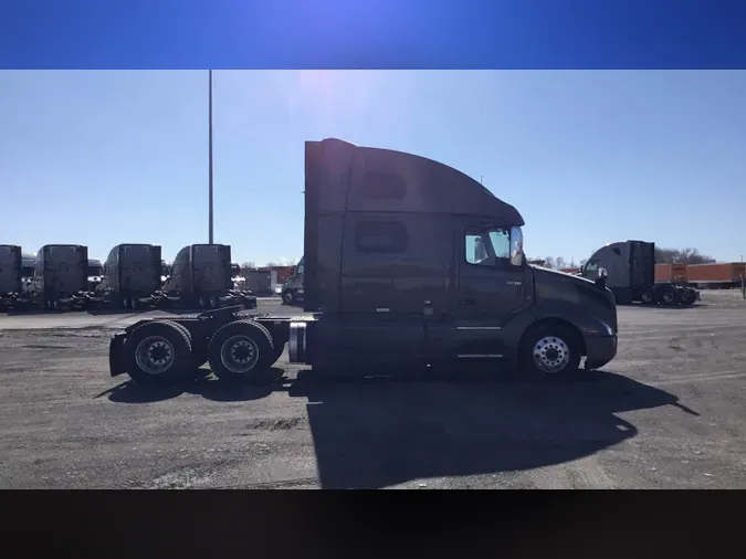 2022 Volvo VNL860