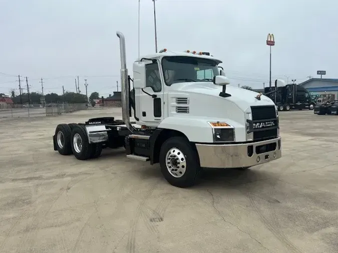 2025 MACK AN64T