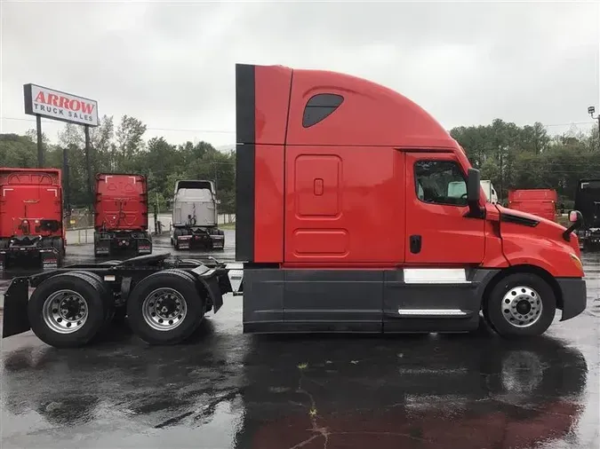 2021 FREIGHTLINER CA126