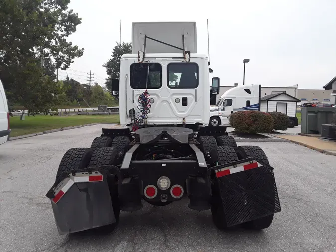 2017 FREIGHTLINER/MERCEDES CASCADIA 125