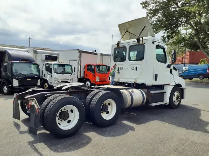 2019 FREIGHTLINER NEW CASCADIA PX12664