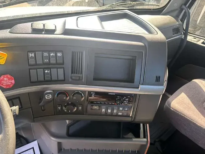 2021 VOLVO VNL64T300951fcdd627ff9bc0a8976e82ab9e1ad2