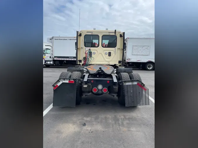 2017 FREIGHTLINER/MERCEDES CASCADIA 113