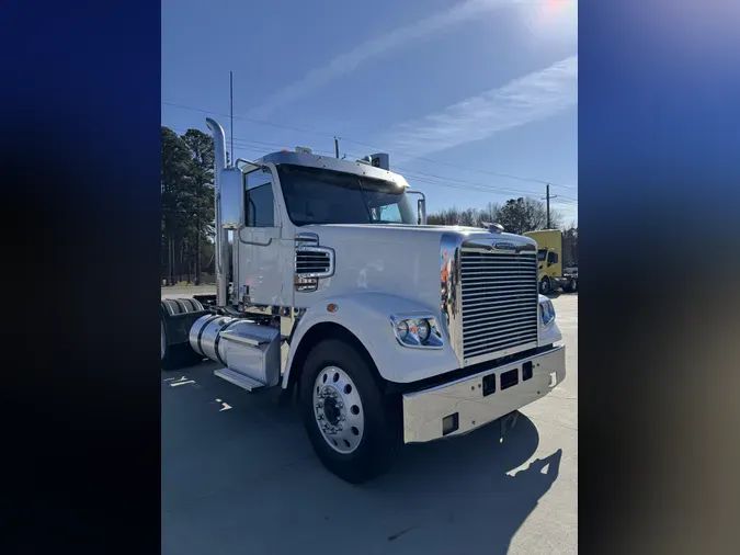 2022 Freightliner CORONADO