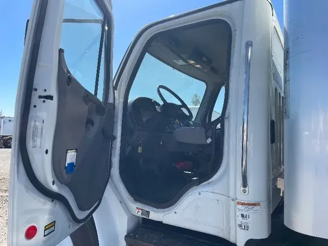 2018 Freightliner M2