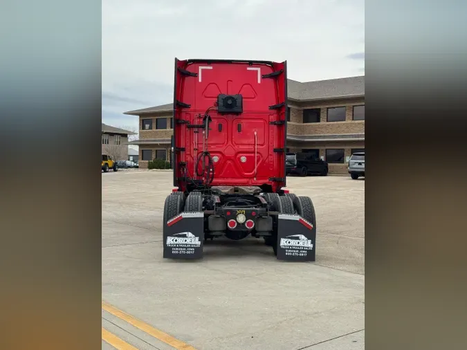 2023 FREIGHTLINER Cascadia 126