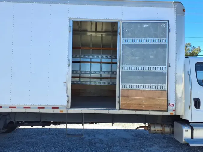 2019 FREIGHTLINER/MERCEDES M2 106