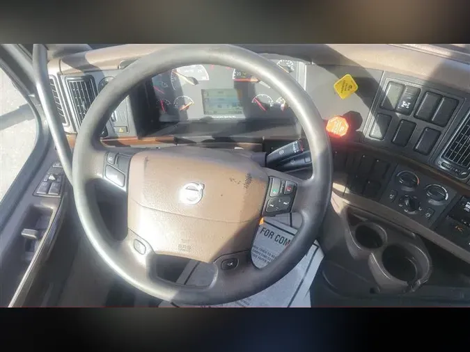 2018 VOLVO VNL670